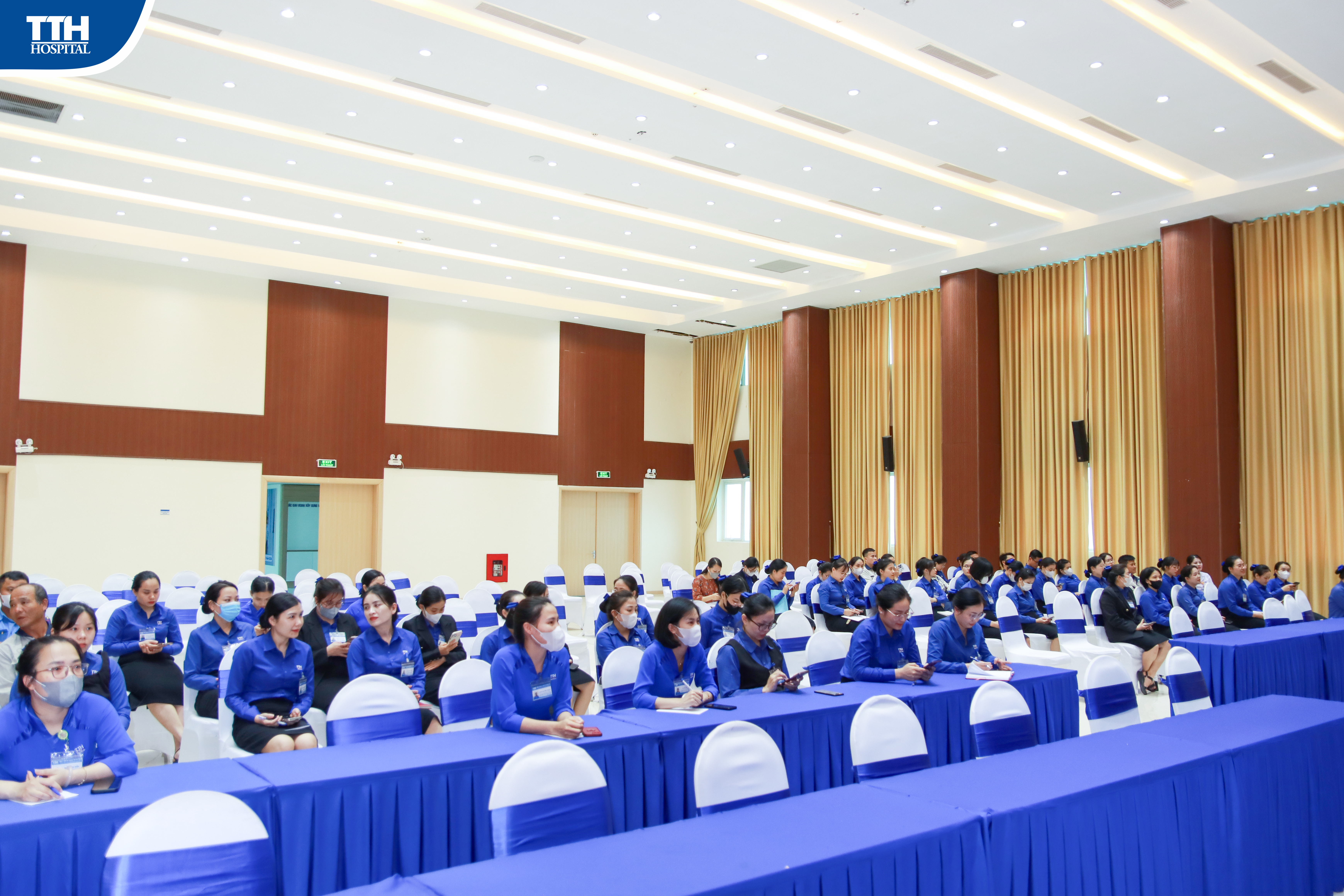 TỔ CHỨC TẬP HUẤN AN TOÀN VỆ SINH LAO ĐỘNG CHO CBNV BỆNH VIỆN ĐA KHOA TTH HÀ TĨNH