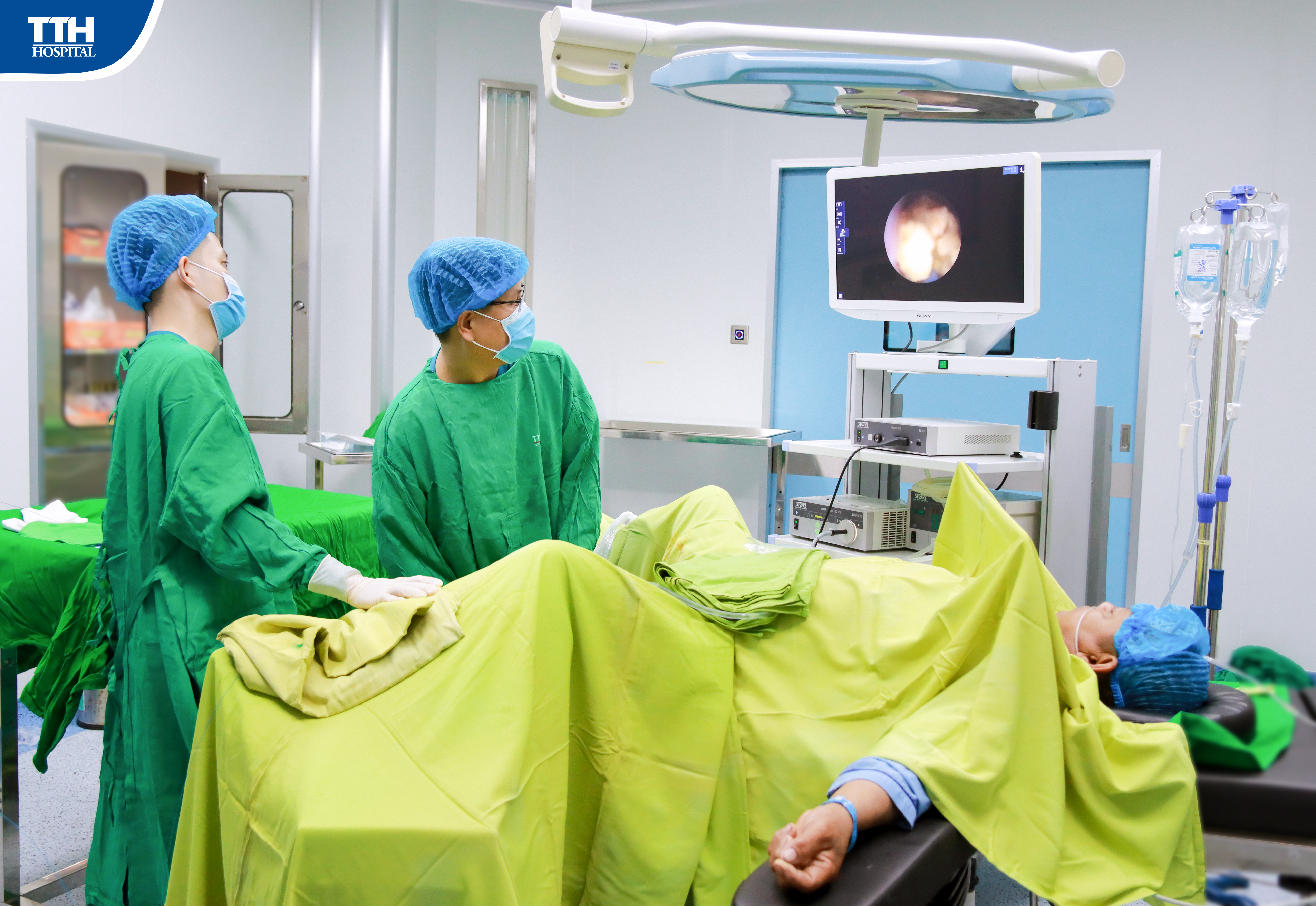 SUY THẬN ĐỘ V DO SỎI NIỆU QUẢN - HỒI PHỤC NHỜ TÁN SỎI LASER TẠI TTH HÀ TĨNH