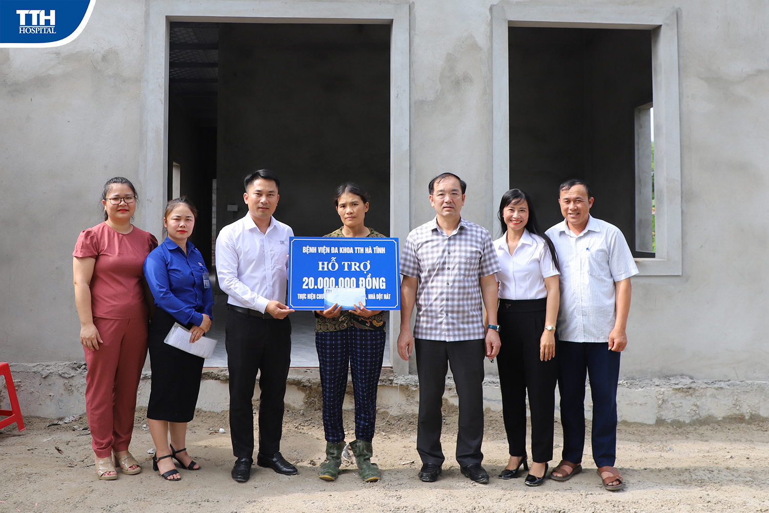 🏠 BỆNH VIỆN ĐA KHOA TTH HÀ TĨNH TRAO 140 TRIỆU ĐỒNG HỖ TRỢ CÁC HỘ NGHÈO THỰC HIỆN XÓA NHÀ TẠM, NHÀ DỘT NÁT