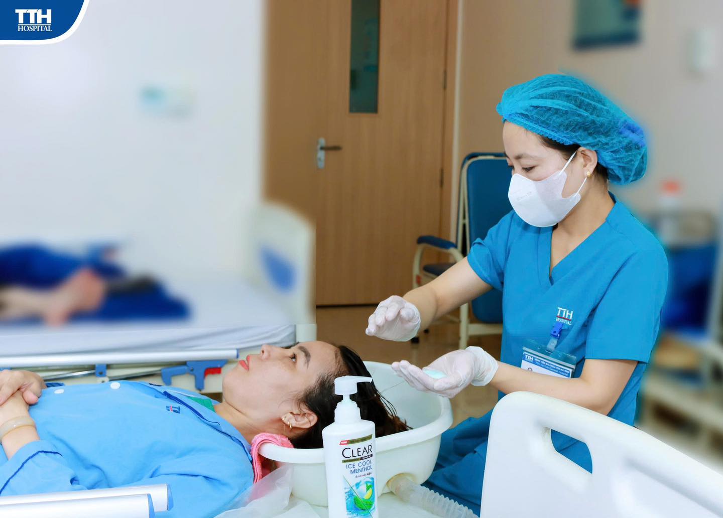 CHĂM SÓC KHÔNG CHỈ LÀ CHỮA BỆNH, MÀ CÒN LÀ CHỮA LÀNH