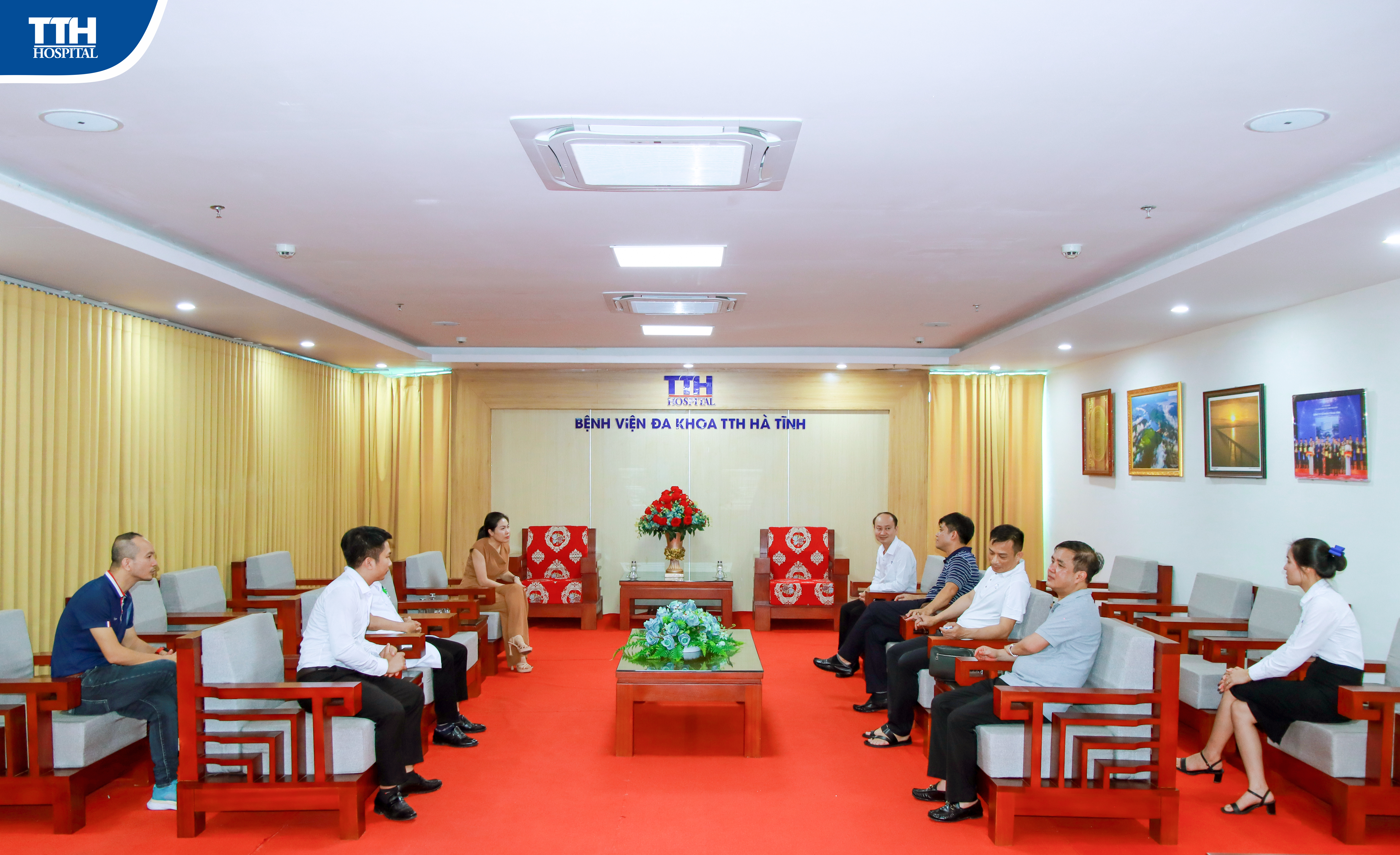 ĐOÀN CÔNG TÁC CHỦ TỊCH CÁC BỆNH VIỆN PHÍA BẮC ĐẾN THAM QUAN VÀ LÀM VIỆC TẠI BỆNH VIỆN ĐA KHOA TTH HÀ TĨNH