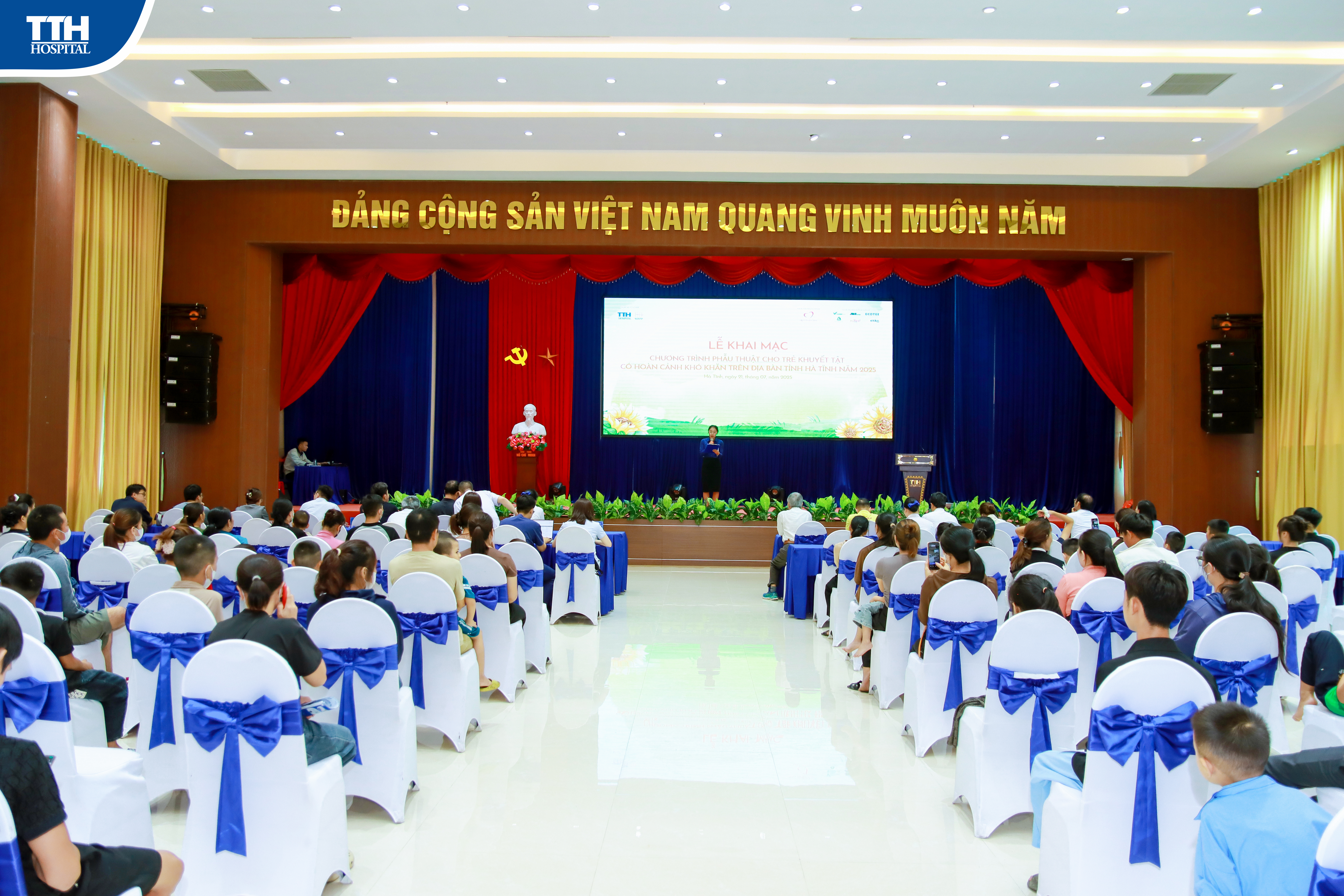 KHAI MẠC CHƯƠNG TRÌNH PHẪU THUẬT CHO TRẺ EM KHUYẾT TẬT 2025 - LAN TỎA YÊU THƯƠNG, CHUNG TAY VÌ TƯƠNG LAI TRẺ EM
