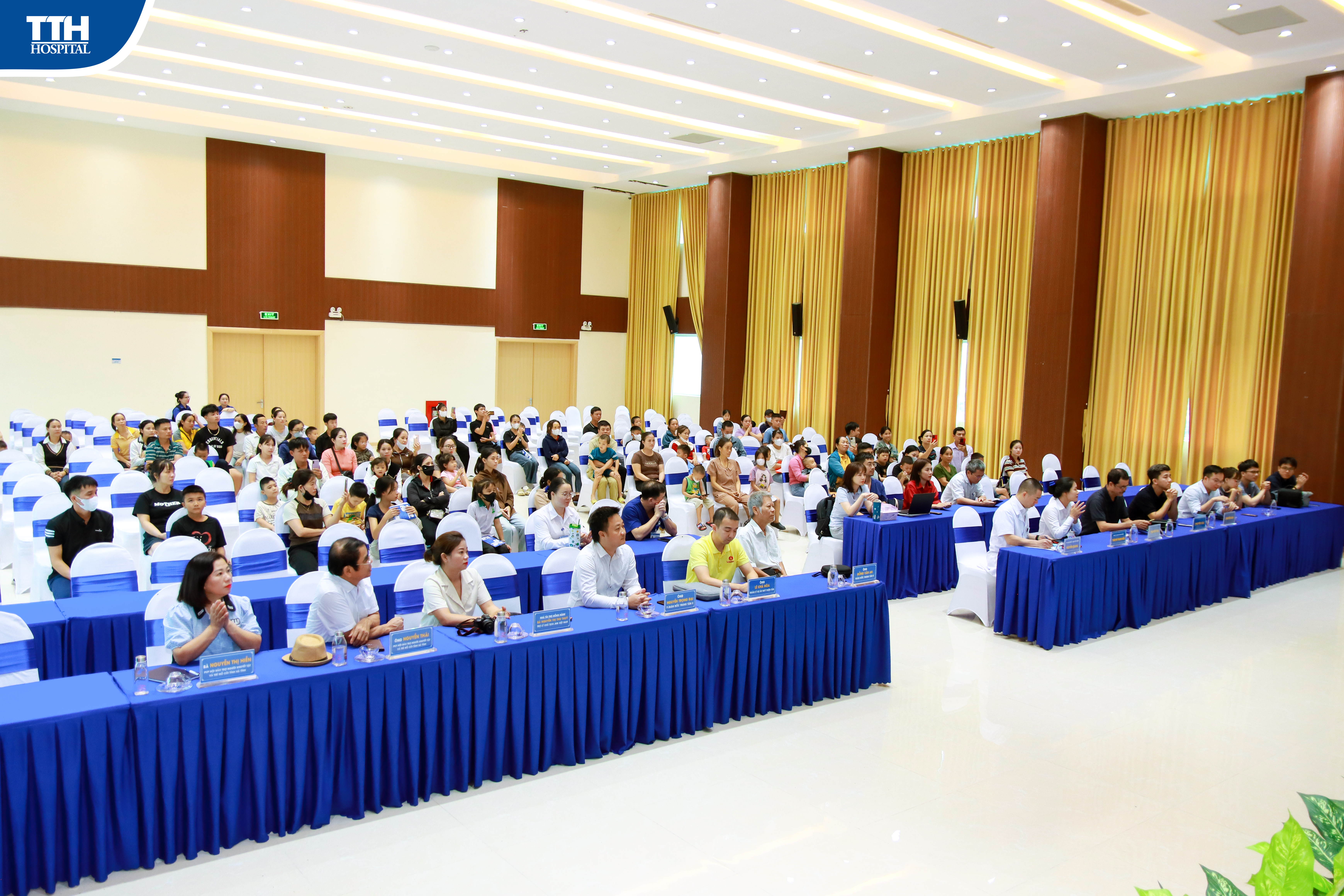 KHAI MẠC CHƯƠNG TRÌNH PHẪU THUẬT CHO TRẺ EM KHUYẾT TẬT 2025 - LAN TỎA YÊU THƯƠNG, CHUNG TAY VÌ TƯƠNG LAI TRẺ EM