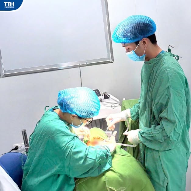 RĂNG KHÔN MỌC THẲNG – NHƯNG CHÂN RĂNG LẠI THÍCH “BẺ LÁI”