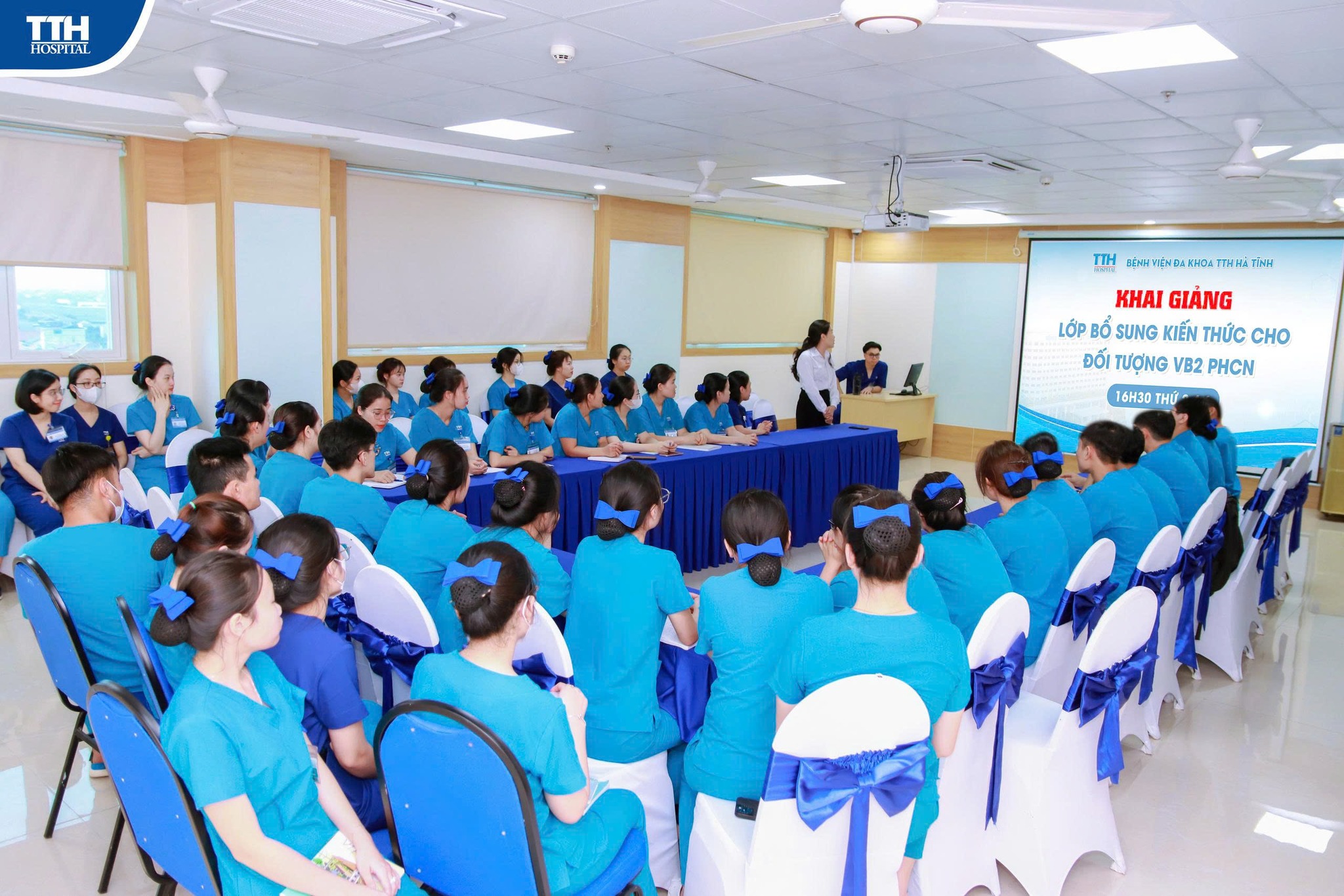 KHAI GIẢNG LỚP BỔ SUNG KIẾN THỨC VB2 - PHỤC HỒI CHỨC NĂNG TẠI BỆNH VIỆN ĐA KHOA TTH HÀ TĨNH