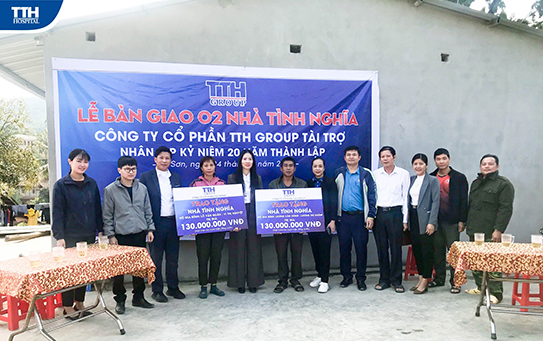 Trao tặng nhà tình nghĩa