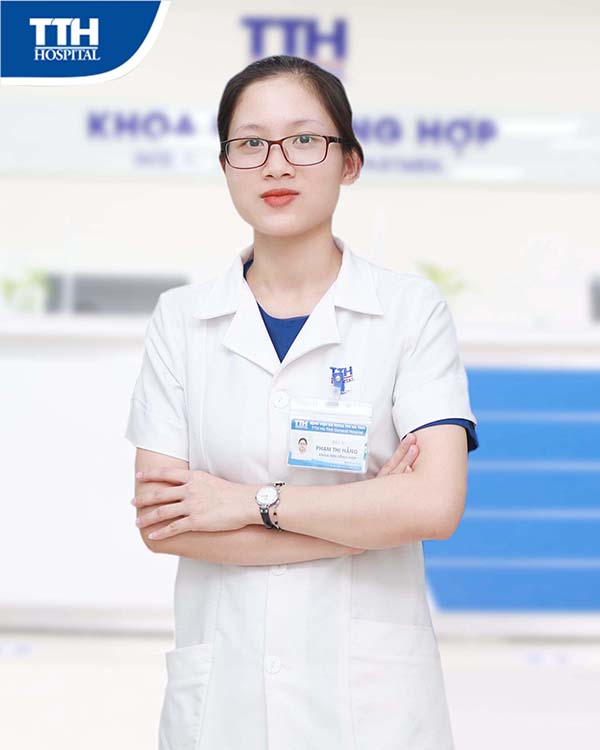 Cùng ngắm hình ảnh của bác sĩ Phạm Thị Hằng - một trong những bác sĩ nữ giỏi nhất tại Việt Nam. Bức ảnh sẽ cho bạn cái nhìn cận cảnh về một chuyên gia y tế đầy tâm huyết và tận tuỵ.
