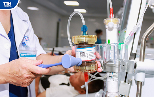 TRIỂN KHAI THÀNH CÔNG KỸ THUẬT PHỐI HỢP THẬN NHÂN TẠO (HD) VÀ HẤP PHỤ MÁU (HP) BẰNG QUẢ HẤP PHỤ MÁU HA 130