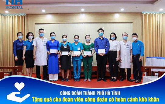 CÔNG ĐOÀN TP HÀ TĨNH TẶNG QUÀ CHO ĐOÀN VIÊN CÔNG ĐOÀN CÓ HOÀN CẢNH KHÓ KHĂN