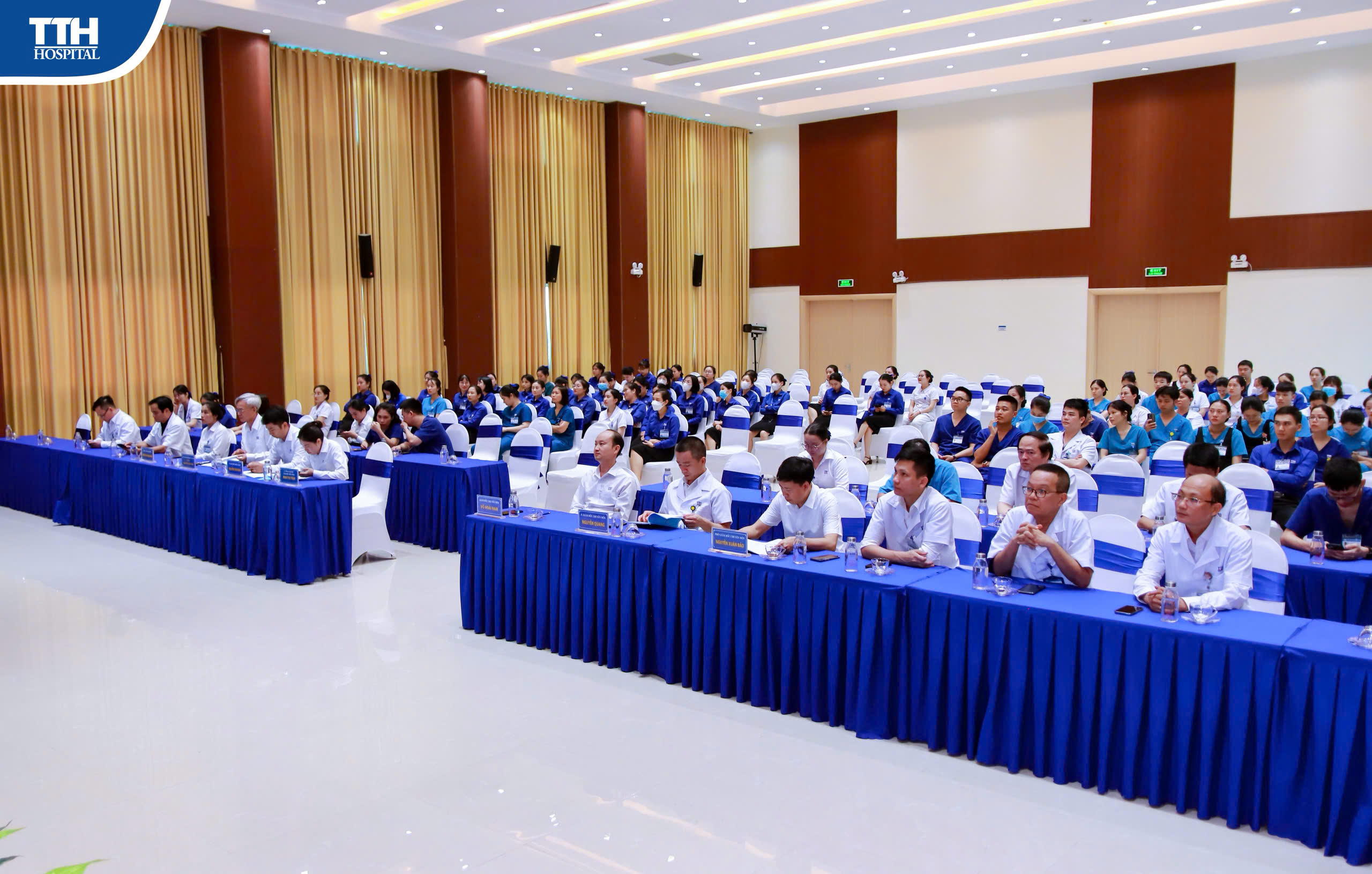 BỆNH VIỆN ĐA KHOA TTH HÀ TĨNH TỔ CHỨC THÀNH CÔNG HỘI NGHỊ SƠ KẾT QUÝ III – TRIỂN KHAI NHIỆM VỤ QUÝ IV NĂM 2025